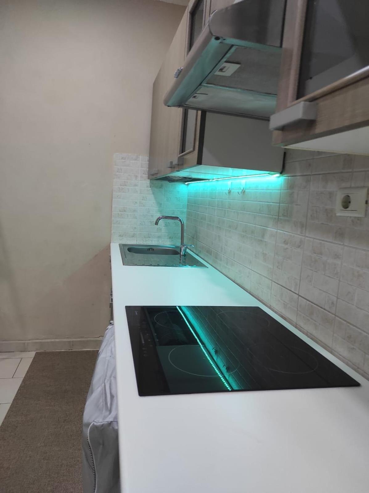 76 Avenue Suites Wi-Fi - Shuttle Ρέτζιο ντι Καλάμπρια Εξωτερικό φωτογραφία